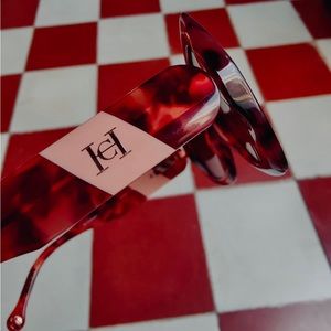 New collection sunglasses from Carolina Herrera.